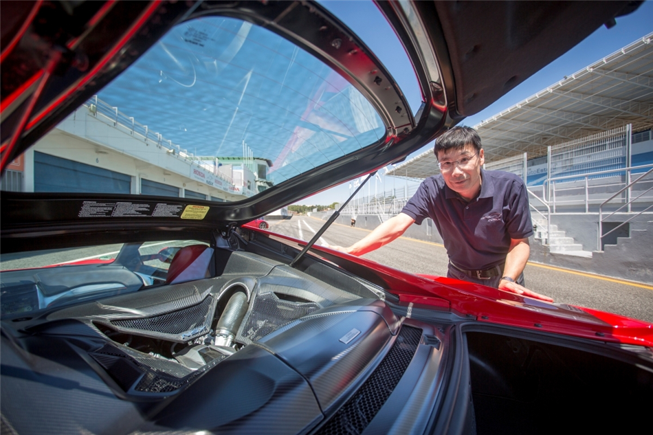 Yasuhide Sakamoto, kierownik ds. silników, opowiada o pracach nad nową Hondą NSX